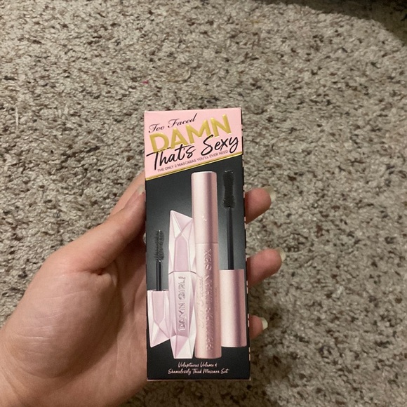 Too Faced Makeup Nwt Too Faced Damn Thats Sexy Mascara Gift Box